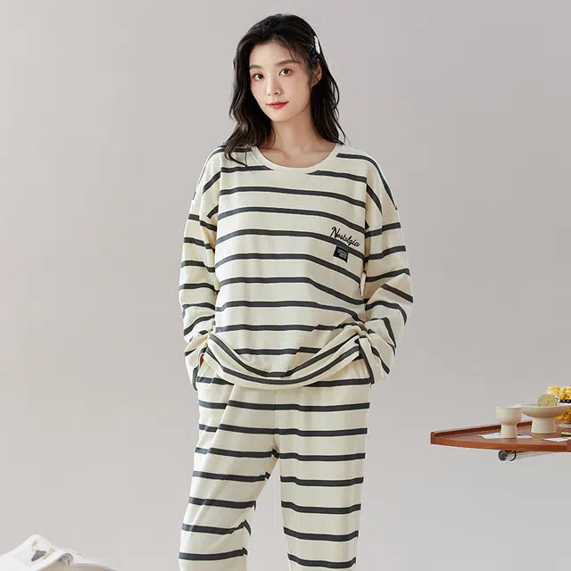 欧迪芬 纯棉家居服字母图案免穿文胸圆领长袖柔软舒适亲肤休闲线条透气春夏款长裤睡衣套装 女款 白色