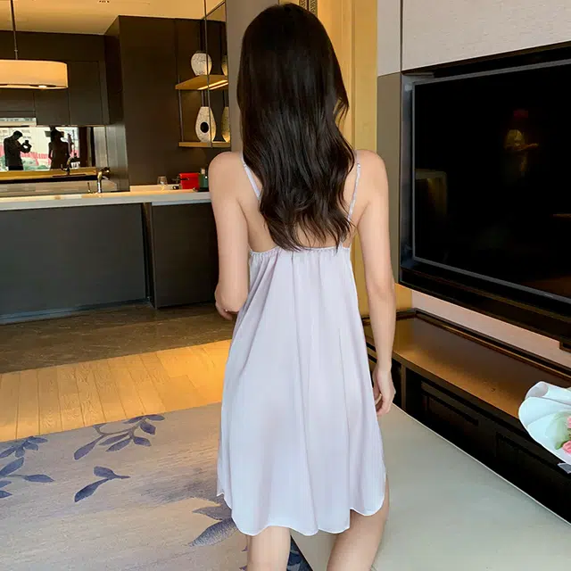 欧迪芬 性感纯欲风吊带带胸垫不凸点居家睡裙 女款