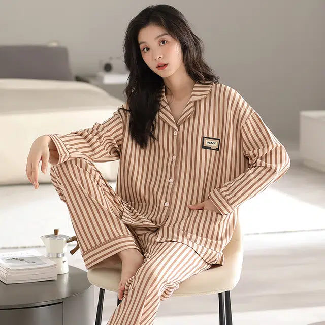 欧迪芬 简约条纹翻领长袖上衣松紧腰长裤睡衣套装 女款 浅棕色