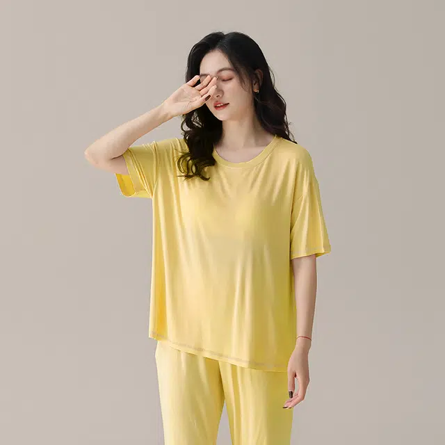 欧迪芬 舒缓助眠简约大方纯色柔软亲肤舒适时尚青春活泼透气空调房通用甜美文艺风家居带胸垫防凸点可外穿夏季睡衣套装 女款
