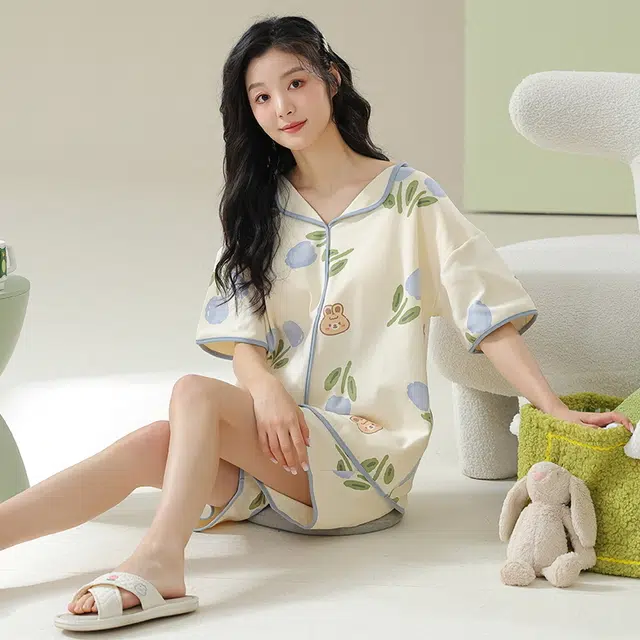 欧迪芬 卡通小兔花卉翻领舒适短袖松紧短裤睡衣套装 女款 杏色