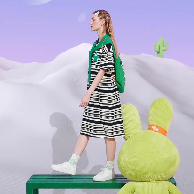 新世家族 薄款甜美休闲短袖睡裙 女款 陨石黑