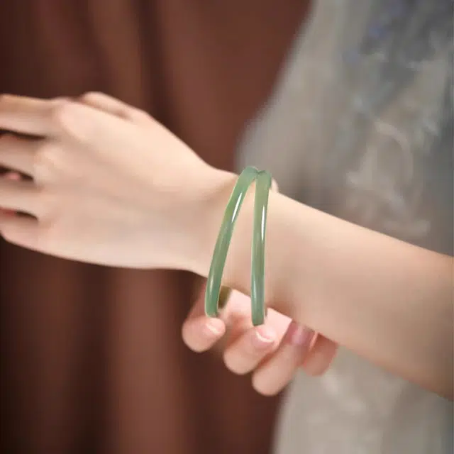 谧月珠宝 美人圆条复古温柔典雅年轻显白 新中式国潮国风 玛瑙 玉石手镯 女款