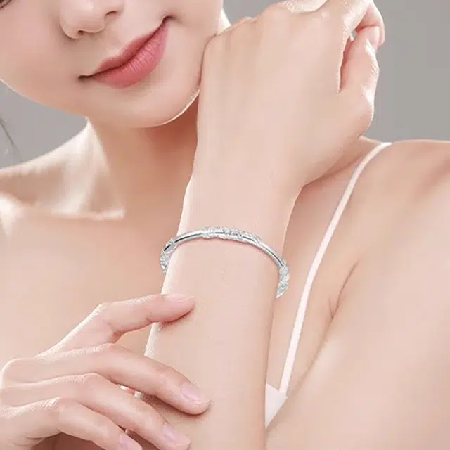 谧月珠宝 繁花似锦 推拉年轻  小众高级感 可调节素圈叠戴 实心简约 新中式小众高级感 国风雕刻轻奢古法 合金 手镯 女款