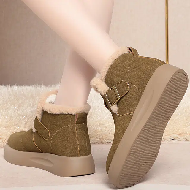EASTERN CAMEL PU