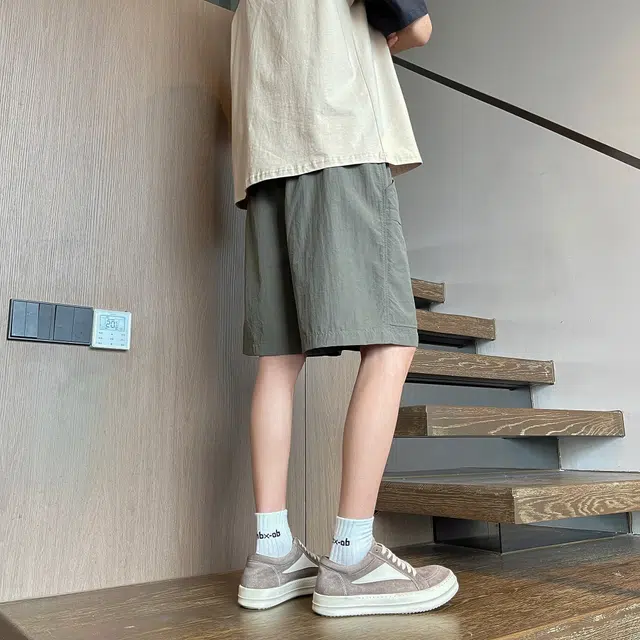 八哥 美式夏季纯色系多巴胺街头高街风基础款百搭时尚宽松舒适透气清凉五分裤休闲短裤 男女同款