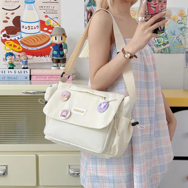 米囹 经典简约风 多色潮搭 复古出行 时尚单品初中高中男女同款 轻盈 斜跨包 常规 白色/黑色/绿色/浅蓝色