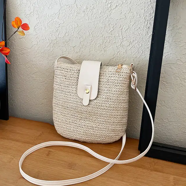 米囹 金属元素户外酷 女孩乐趣素雅装扮 清洗速干耐磨 女款 轻盈 斜跨包 小号 白色/卡其色/棕色