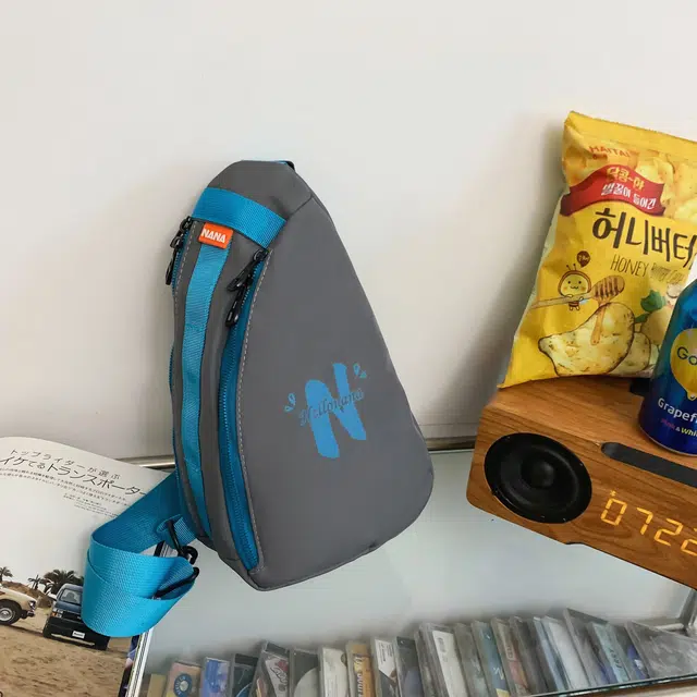 米囹 休闲系可爱包初中高中 多功能设计  小清新 斜挎包 中号 灰色/黑色/白黄色/白蓝色