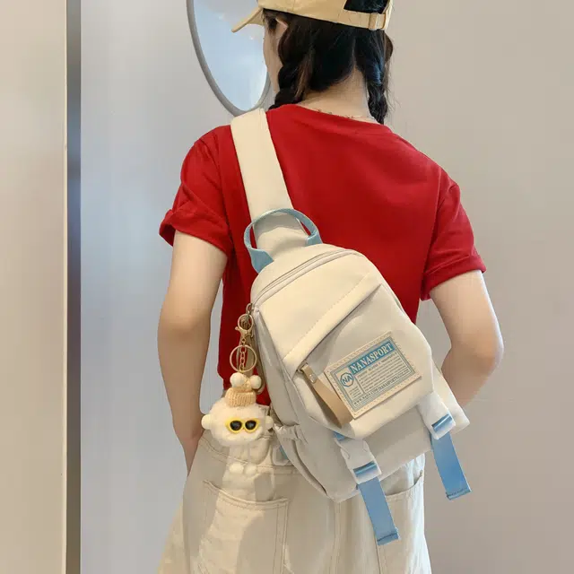 米囹 女孩百搭甜酷风 经典逛街出游通勤 男女同款 轻盈 斜跨包 中号 白色/黑色/红色/紫色/粉红色