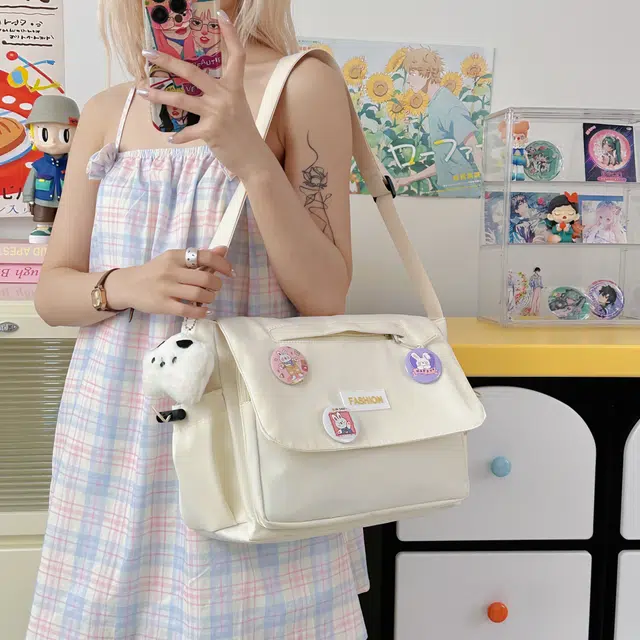 米囹 经典简约风 多色潮搭 复古出行 时尚单品初中高中男女同款 轻盈 斜跨包 常规 白色/黑色/绿色/浅蓝色