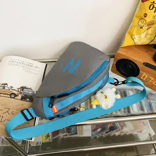 米囹 休闲系可爱包初中高中 多功能设计  小清新 斜挎包 中号 灰色/黑色/白黄色/白蓝色