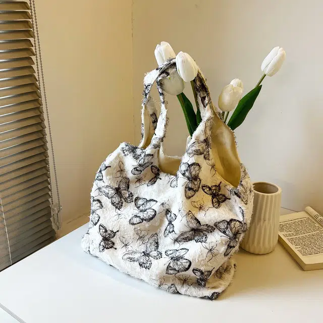 米囹 蝴蝶印花精致有型可爱风格美 女孩行走优雅穿搭单品女款 轻盈 拎包 大号 青少年 黑色/绿色/蓝色