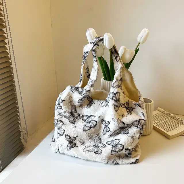 米囹 蝴蝶印花精致有型可爱风格美 女孩行走优雅穿搭单品女款 轻盈 拎包 大号 青少年 黑色/绿色/蓝色