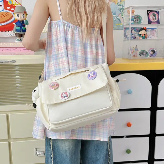 米囹 经典简约风 多色潮搭 复古出行 时尚单品初中高中男女同款 轻盈 斜跨包 常规 白色/黑色/绿色/浅蓝色