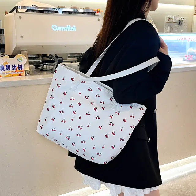 米囹 樱桃印花可爱风格 大容量 初中高中经典街头男女同款 轻盈 斜跨包 常规 白色/黑色/红色/棕色