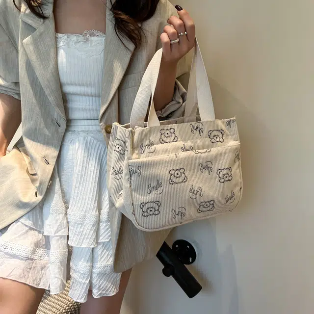 米囹 暖色系小熊印花品味英伦潮搭 优雅女孩乐趣户外穿搭单品好看 女款 轻盈 拎包 小号 青少年 白色/黑色/粉红色/咖色/棕色