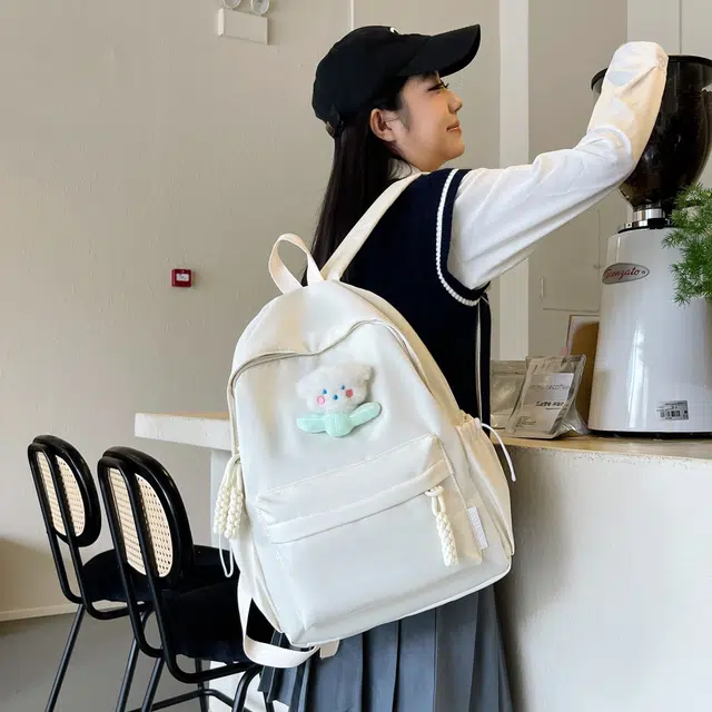 米囹 别样潮萌毛绒小熊点睛穿搭 秋时光加宽肩带舒适男女同款 轻盈 双肩包 常规 乳白色/黑色/粉红色/浅黄色/浅绿色