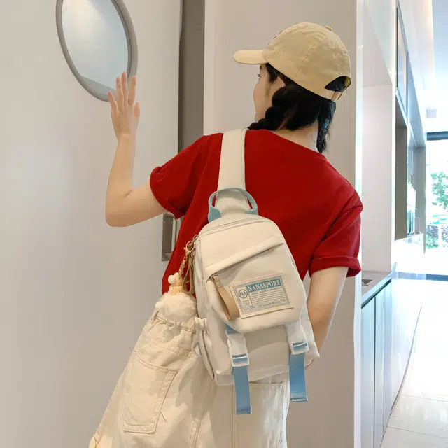 米囹 女孩百搭甜酷风 经典逛街出游通勤 男女同款 轻盈 斜跨包 中号 白色/黑色/红色/紫色/粉红色