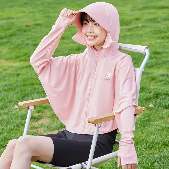 棉致 纯色连帽简约舒适防晒服 女款