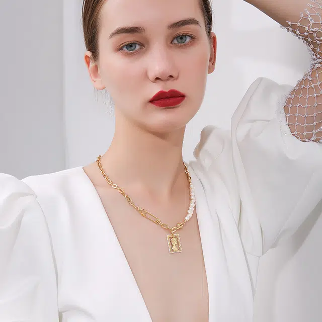 心言心语 方形人像轻奢小众设计高级感 合金 项链 女款