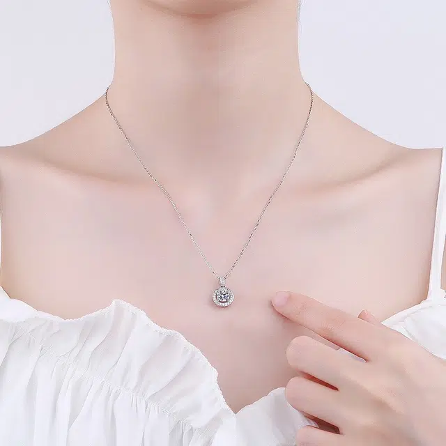 925
