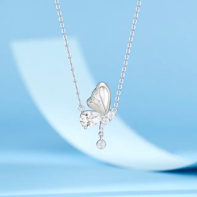 925