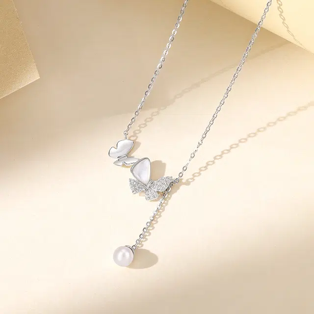925