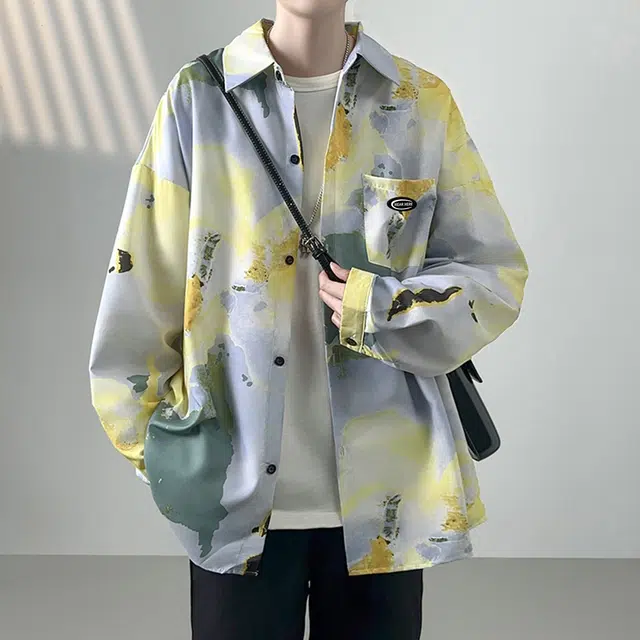 NEAR HERE Clean fit