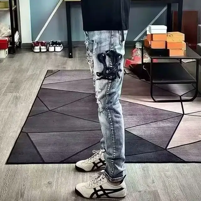 PAINT STAIN