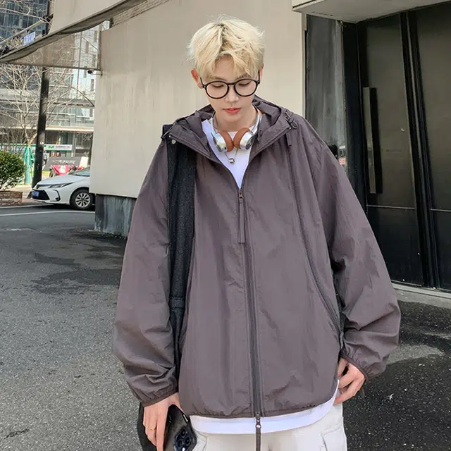 NEAR HERE ins