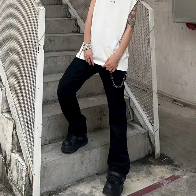NEAR HERE ins