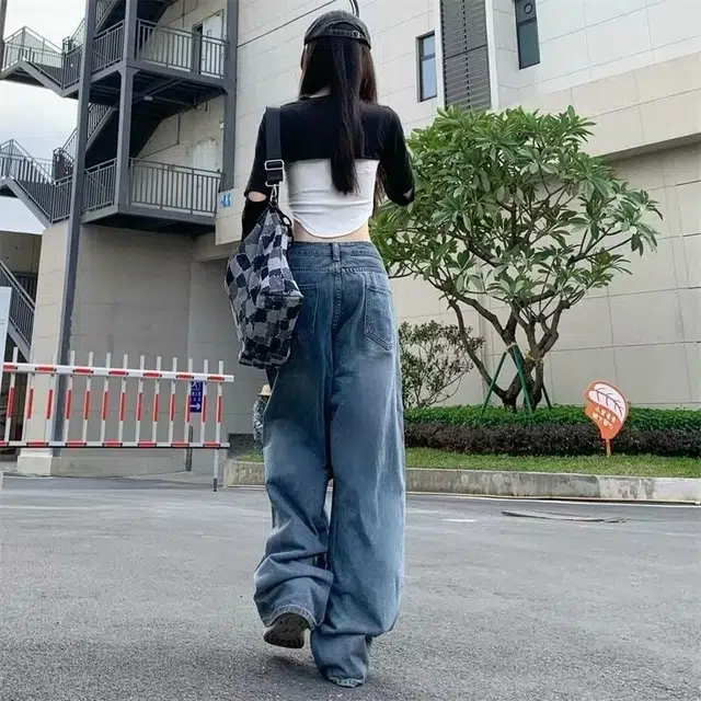 NEAR HERE vibe