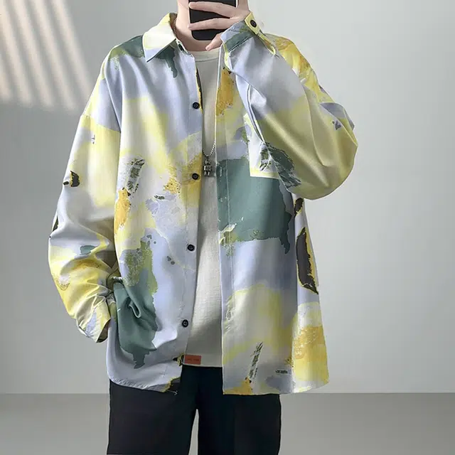 NEAR HERE Clean fit