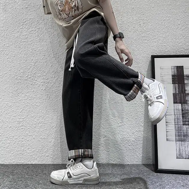 NEAR HERE ins