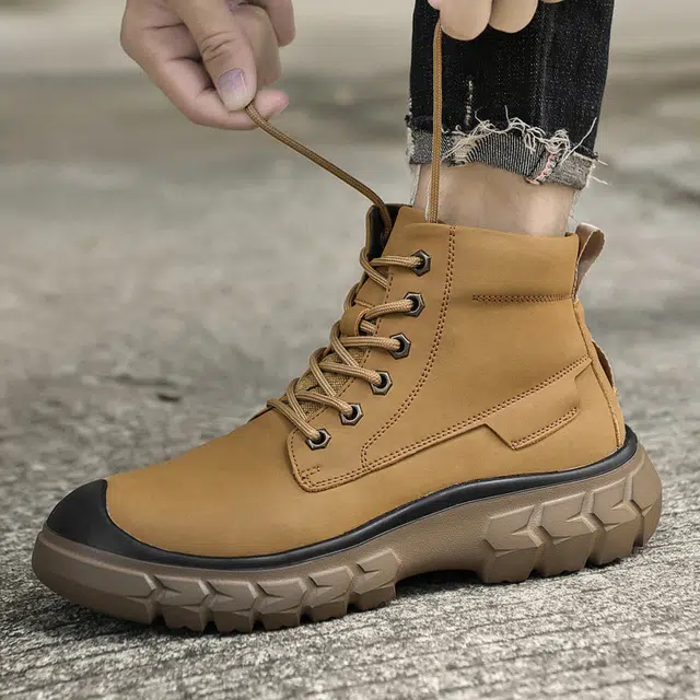 牛皮 轻便舒适时尚加绒保暖增高户外休闲与都市通勤必备 中筒 经典马丁靴 厚底 男款