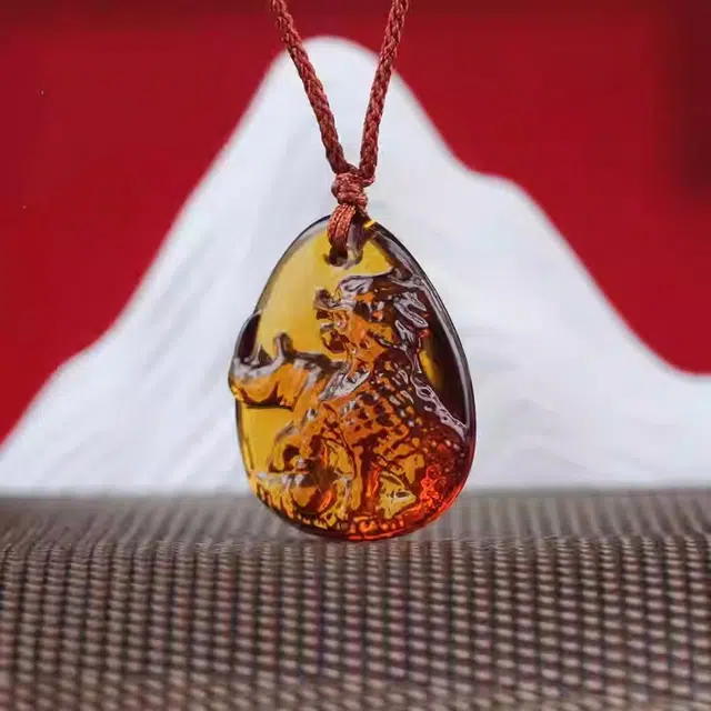 媚之吻 集雅轩宋韶光大师蛇年吉祥物属猪 头角峥嵘 琉璃 项链 男女同款情侣款