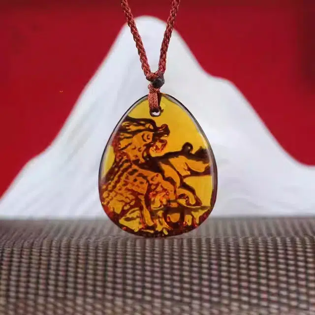 媚之吻 集雅轩宋韶光大师蛇年吉祥物属猪 头角峥嵘 琉璃 项链 男女同款情侣款