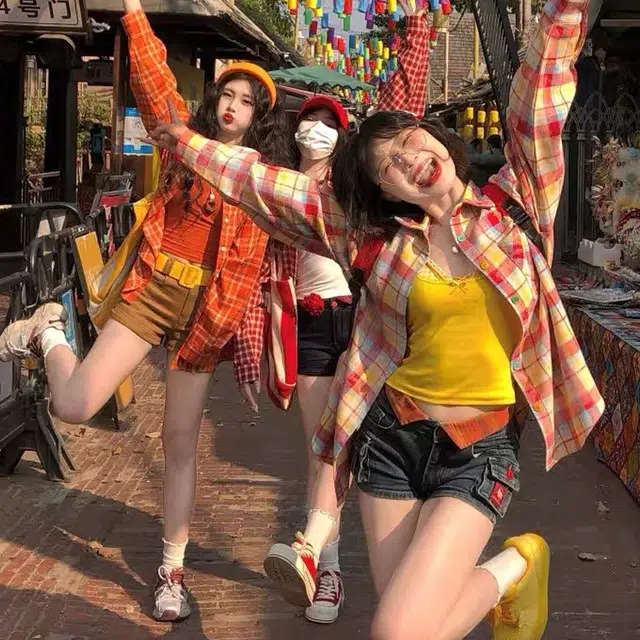 OEING Embroidered Wrap Back Vest