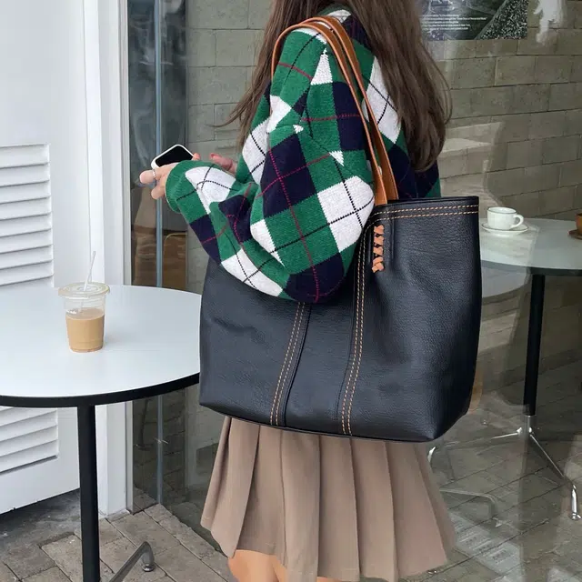 Z 1979 PU Tote