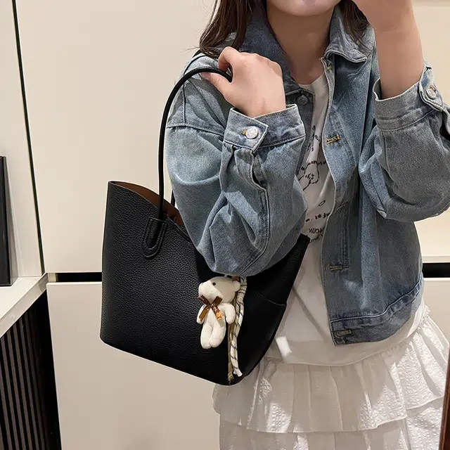Z 1979 PU Tote
