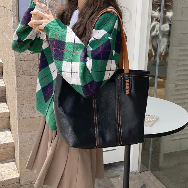 Z 1979 PU Tote
