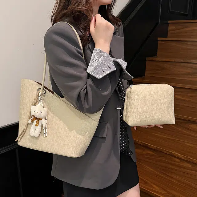 Z 1979 PU Tote