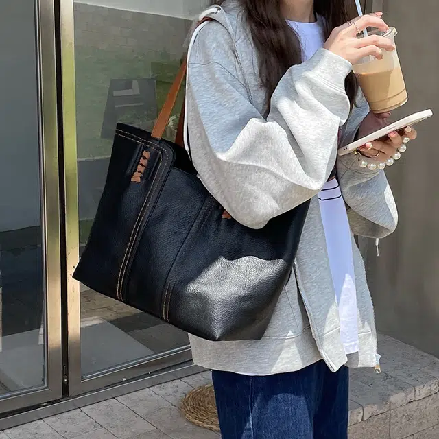 Z 1979 PU Tote