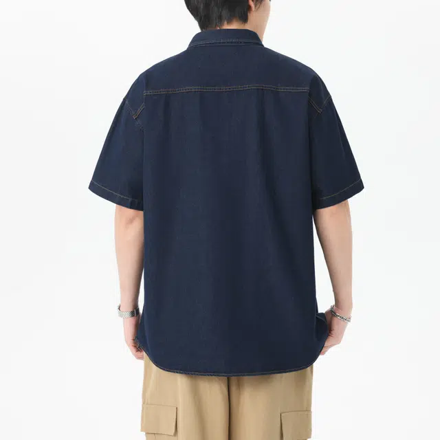 巴塞罗那足球俱乐部 美式宽松简约复古垂感翻领休闲高街校园风日常通勤穿搭经典牛仔短袖衬衫 男女同款