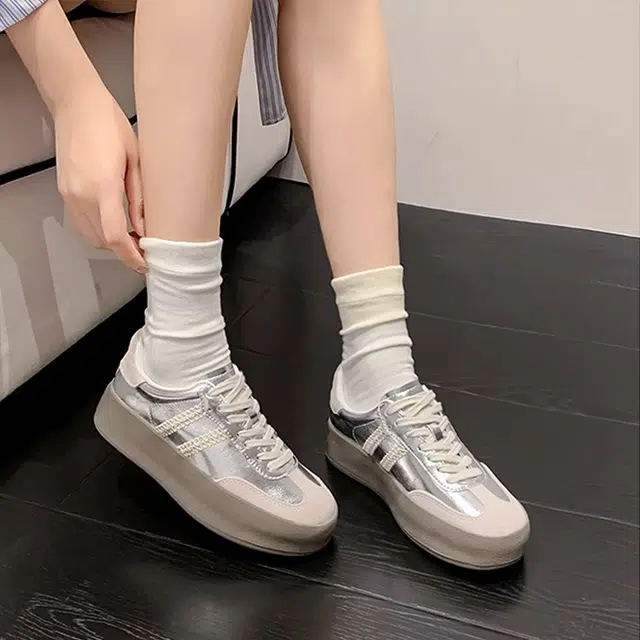 老喵 轻质时尚简约 百搭舒适 低帮 生活休闲鞋 女款 银色