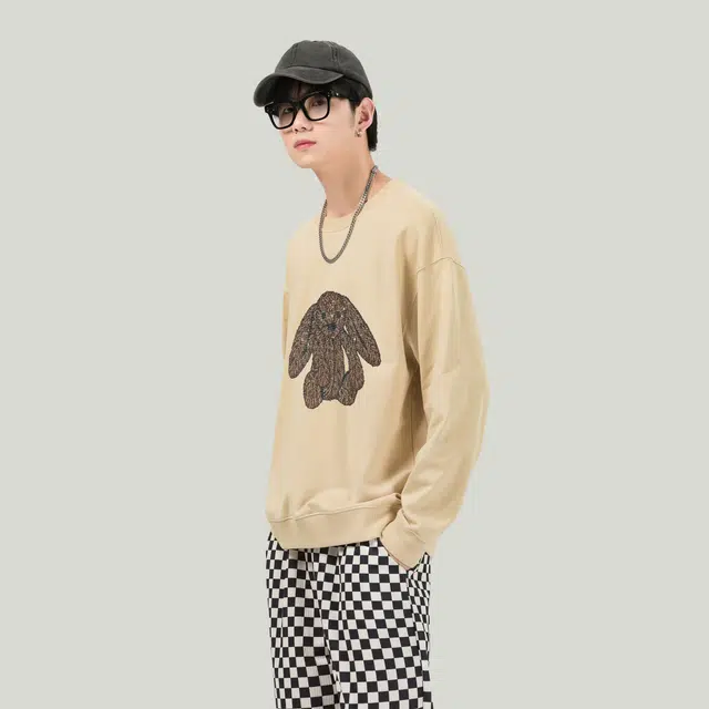 范索米 春秋薄款可爱烫钻玩偶落肩毛圈圆领卡通卫衣 男女同款