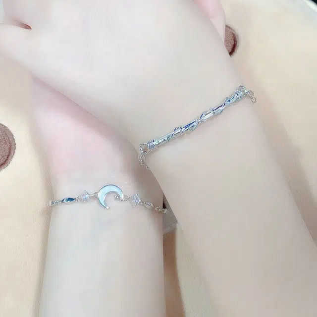 【现货速发】 尚仟伊 月桂缠枝 森系甜美灵动梦幻星月清冷感 轻奢小众精致高级感交织缠绕月牙可调节手饰 锆石 手链 男女同款情侣款