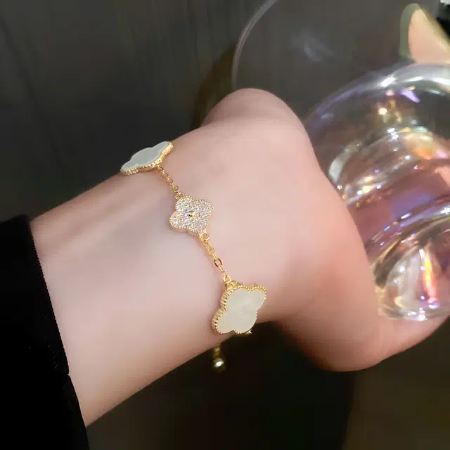 尚仟伊 【富家千金感】轻奢复古幸运四叶草气质百搭简约时尚优雅精致小众设计高级感周年#好运 合金 手链 女款