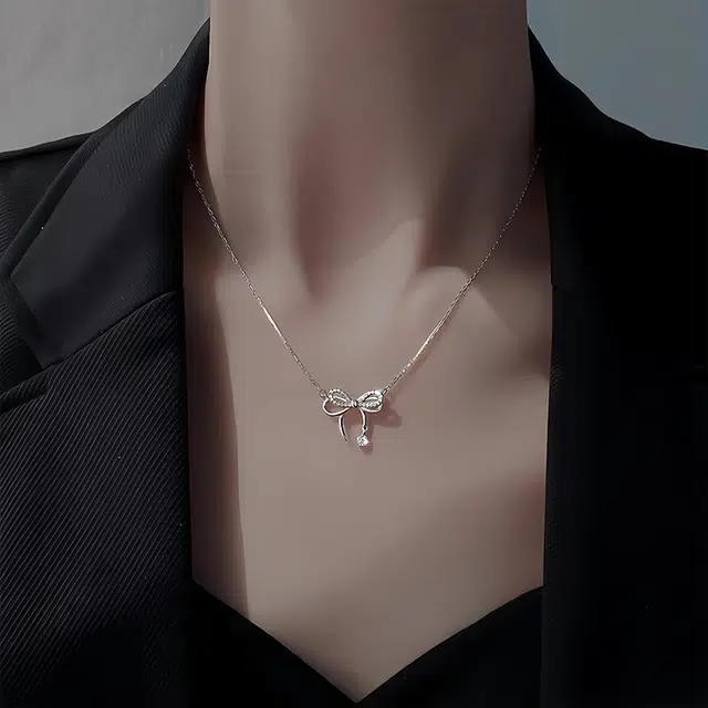 尚仟伊 在逃公主灵动蝴蝶结 甜美闪耀少女心精致百搭甜蜜告白 钻石 项链 女款 银色